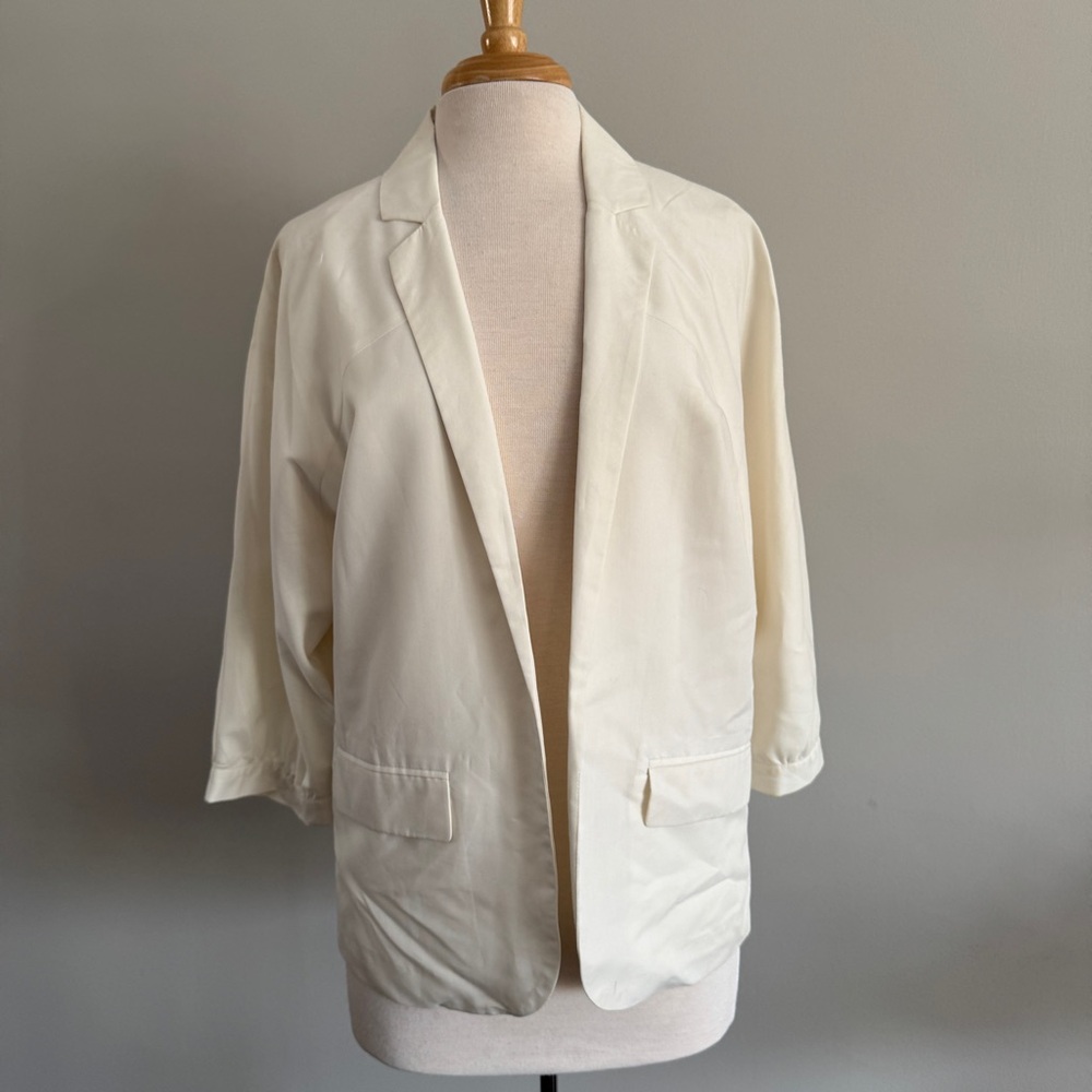 Creamy White Slouchy Silky Relaxed Blazer | Size 1/Medium